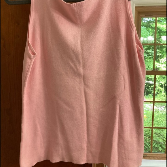 Pink women’s knit top - Picture 1 of 3